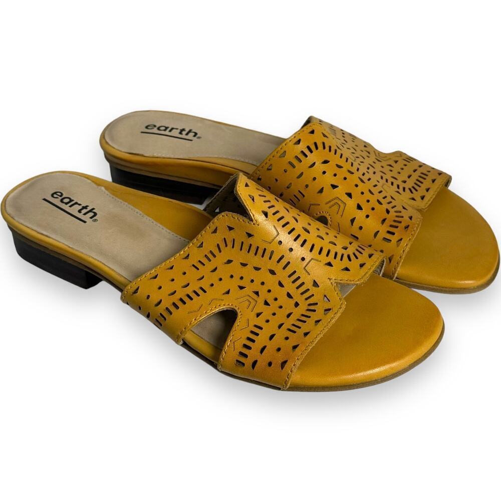 Earth Women’s Yellow Torlos Ocra Leather Laser Cut Slide Flat Sandals Size 6